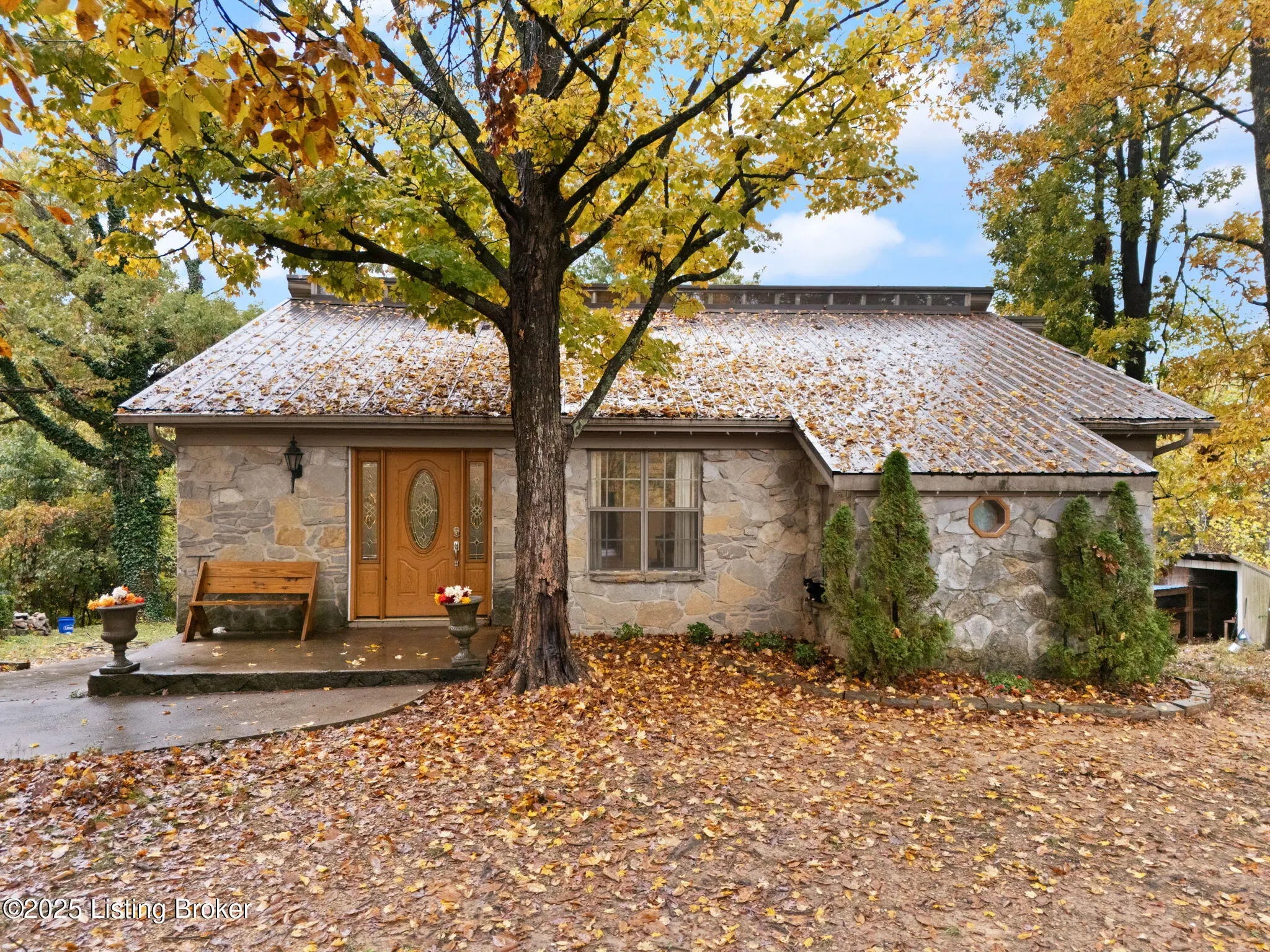 Photo of Listing #1702341