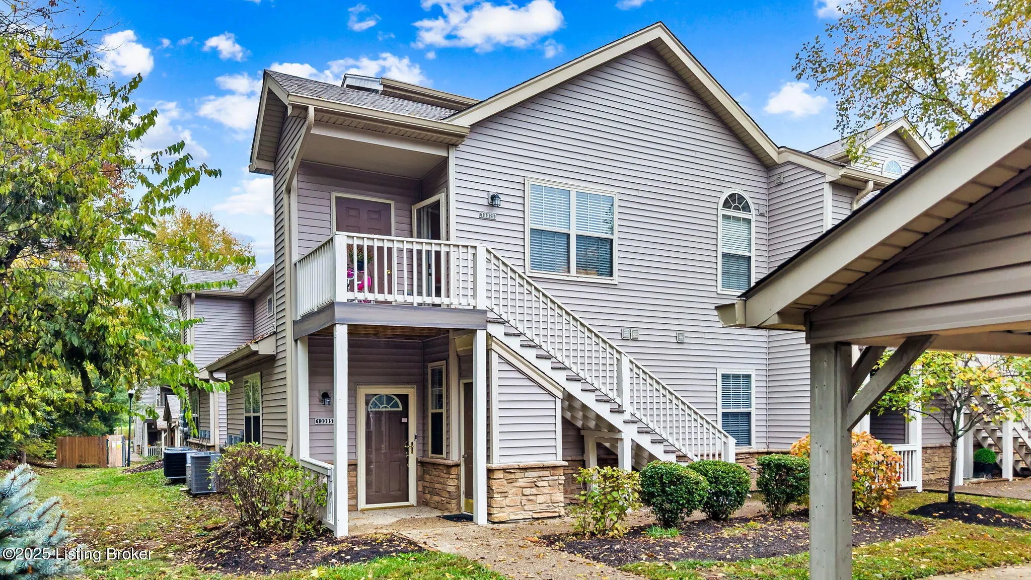 Photo of Listing #1702527