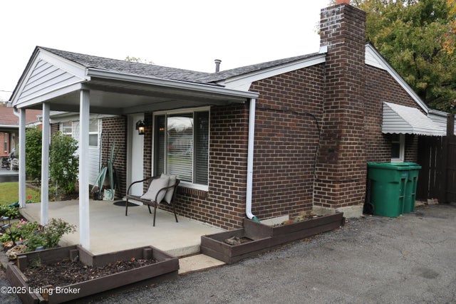 262 Winston Ct, Louisville