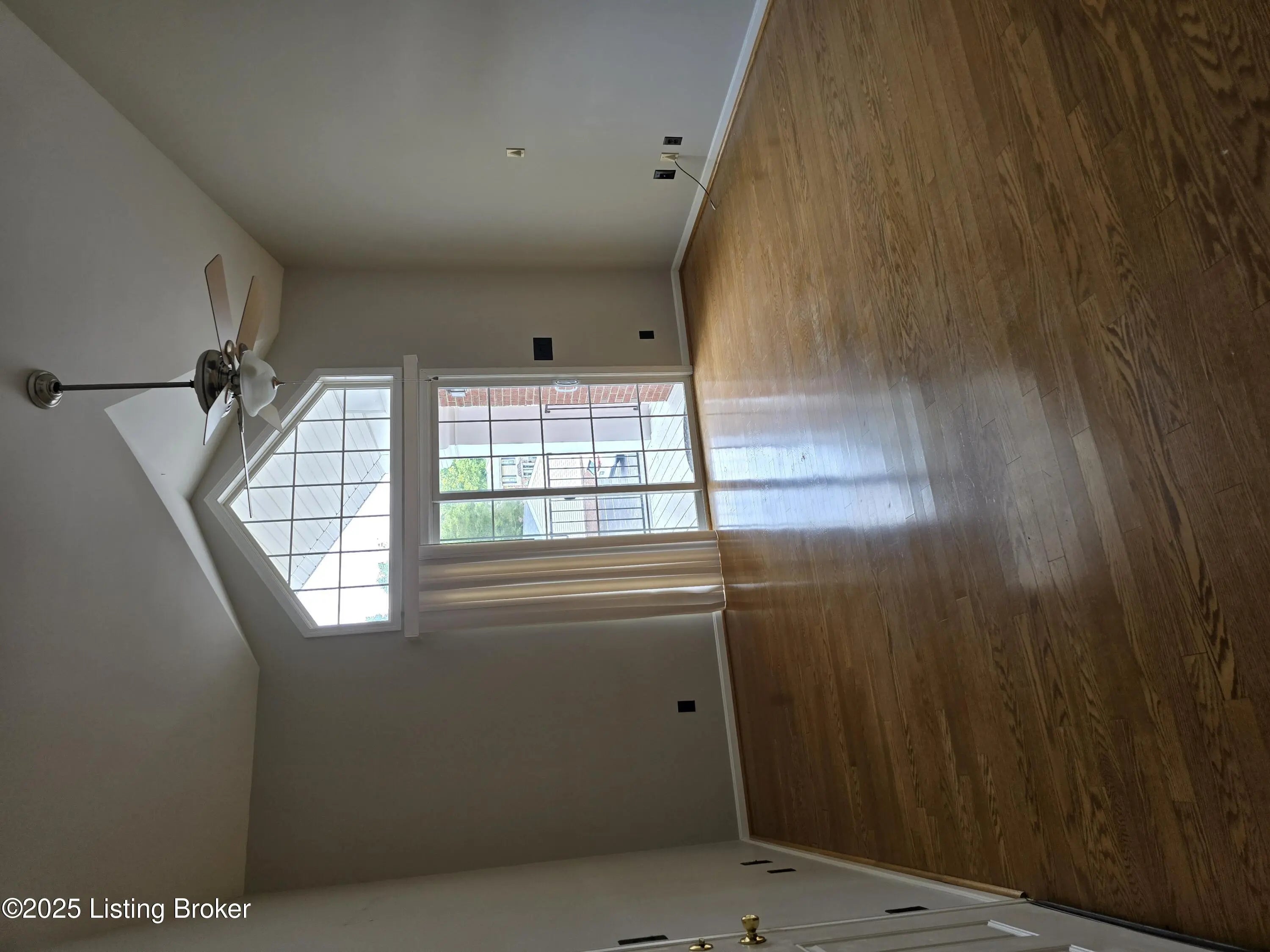 Photo of Listing #1702514