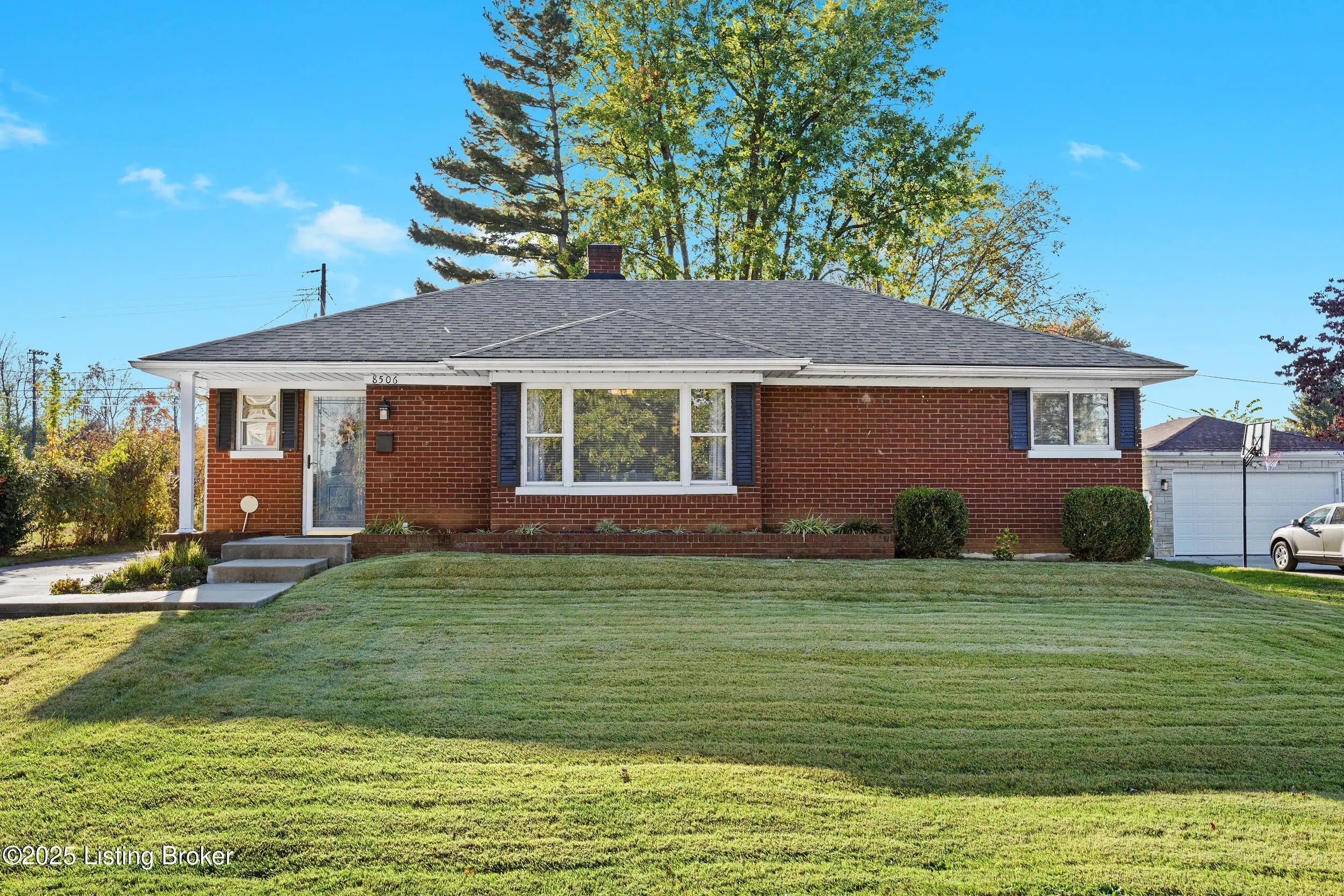 Photo of Listing #1702635