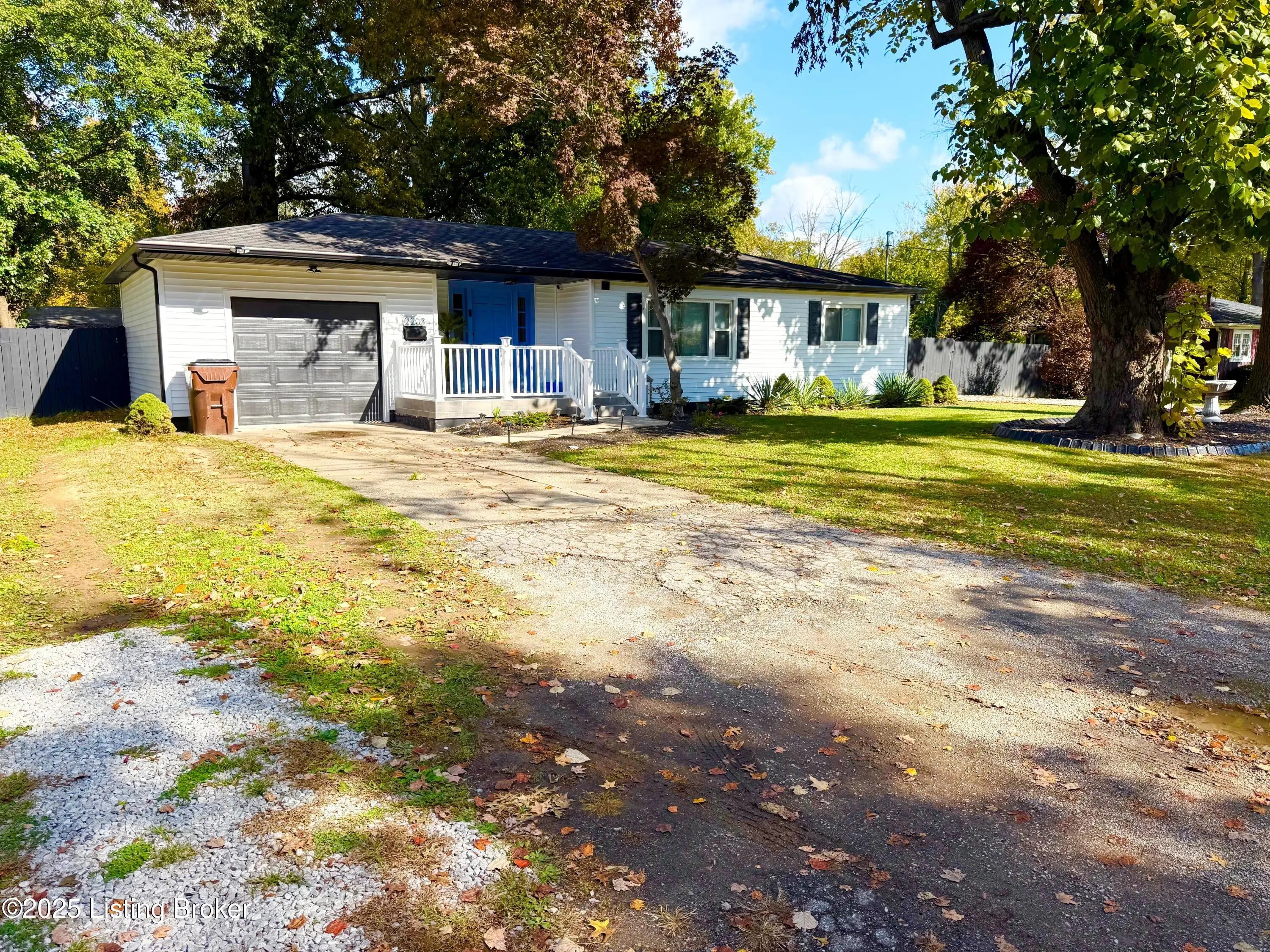 Photo of Listing #1702478