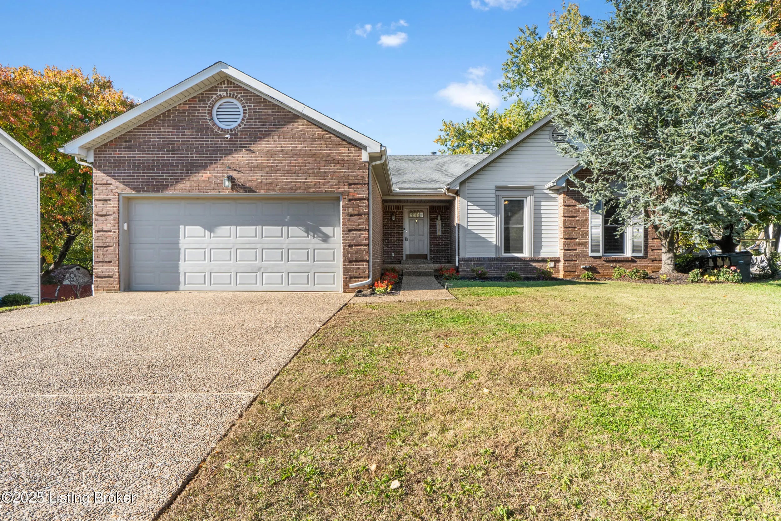 Photo of Listing #1702533