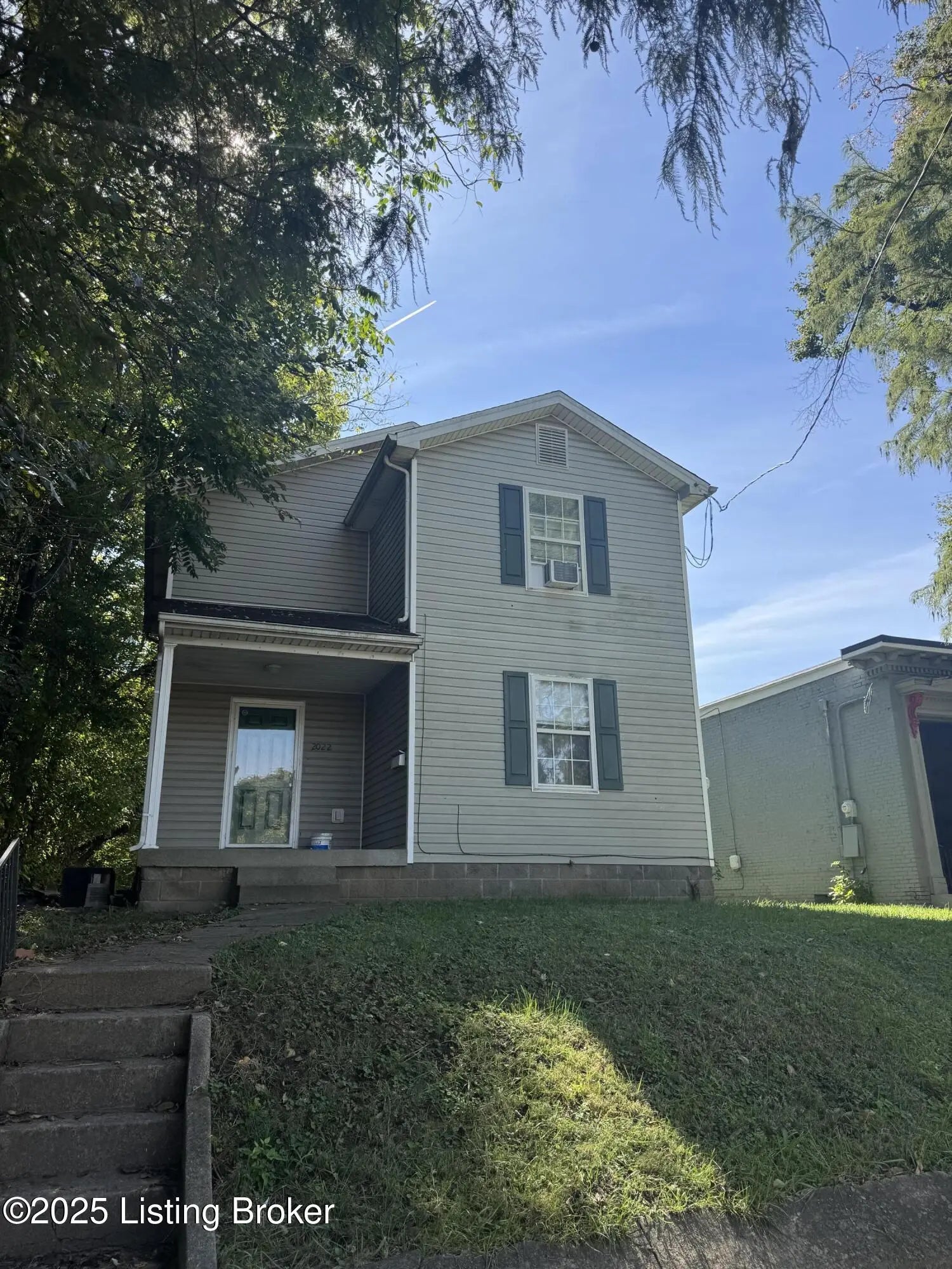 Photo of Listing #1702491