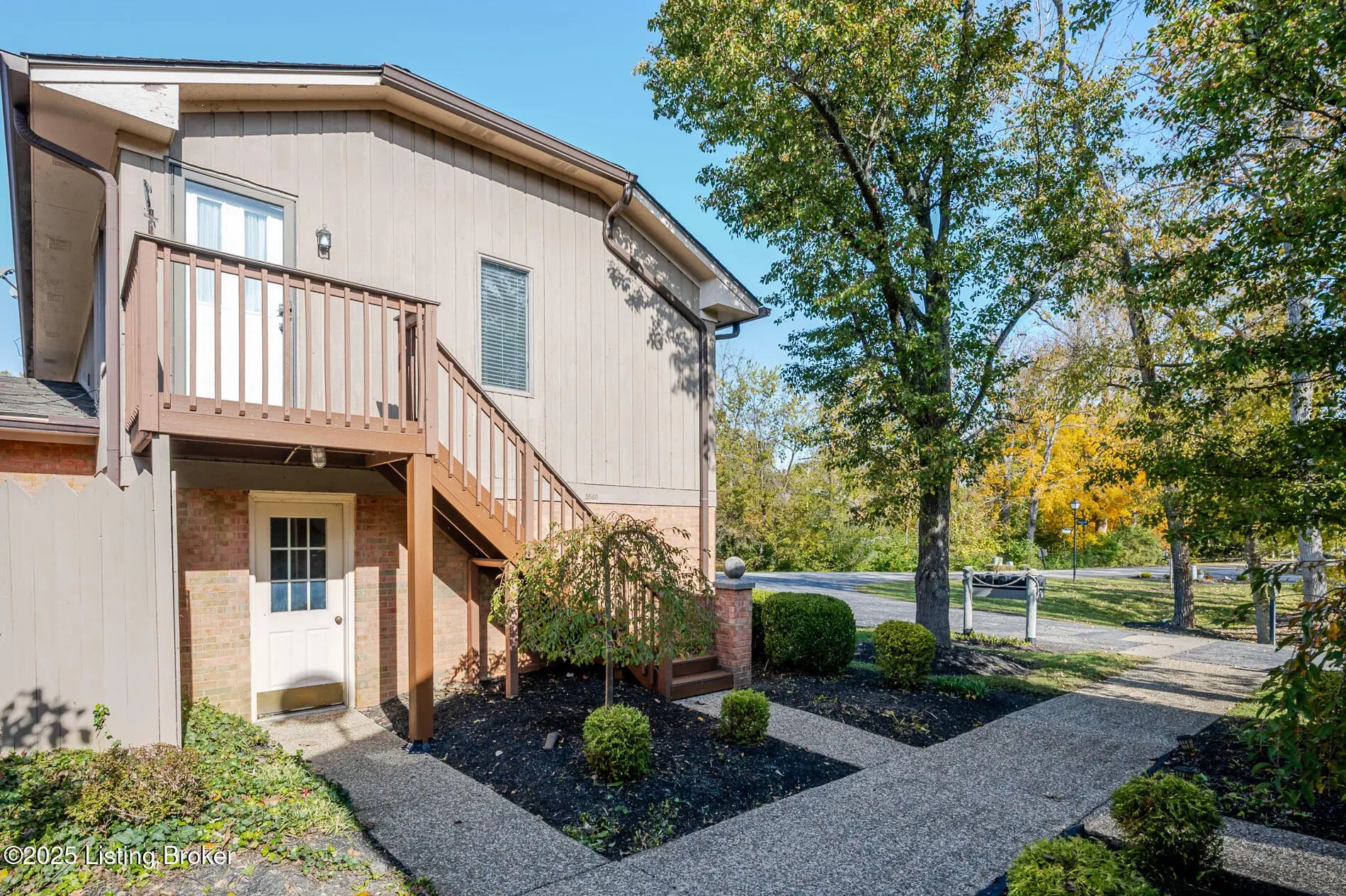 Photo of Listing #1702661