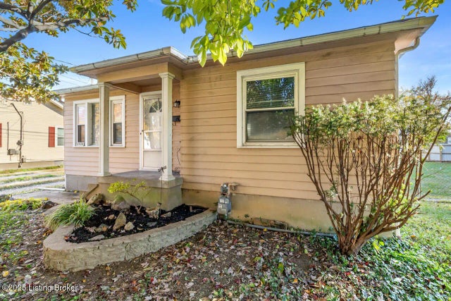 4908 Greenwood Rd, Louisville