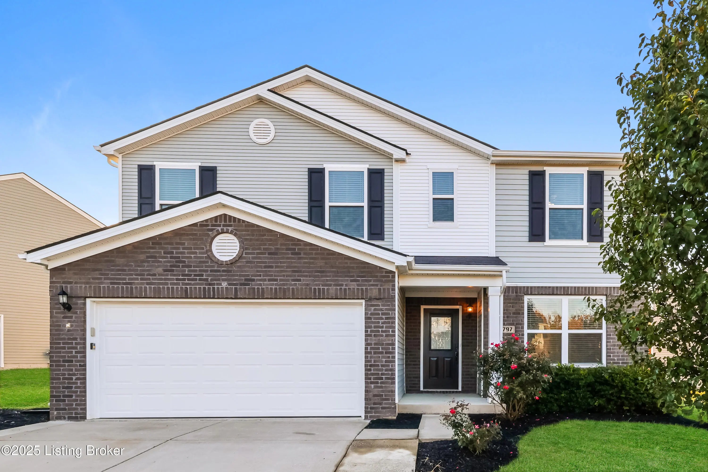 Photo of Listing #1702596