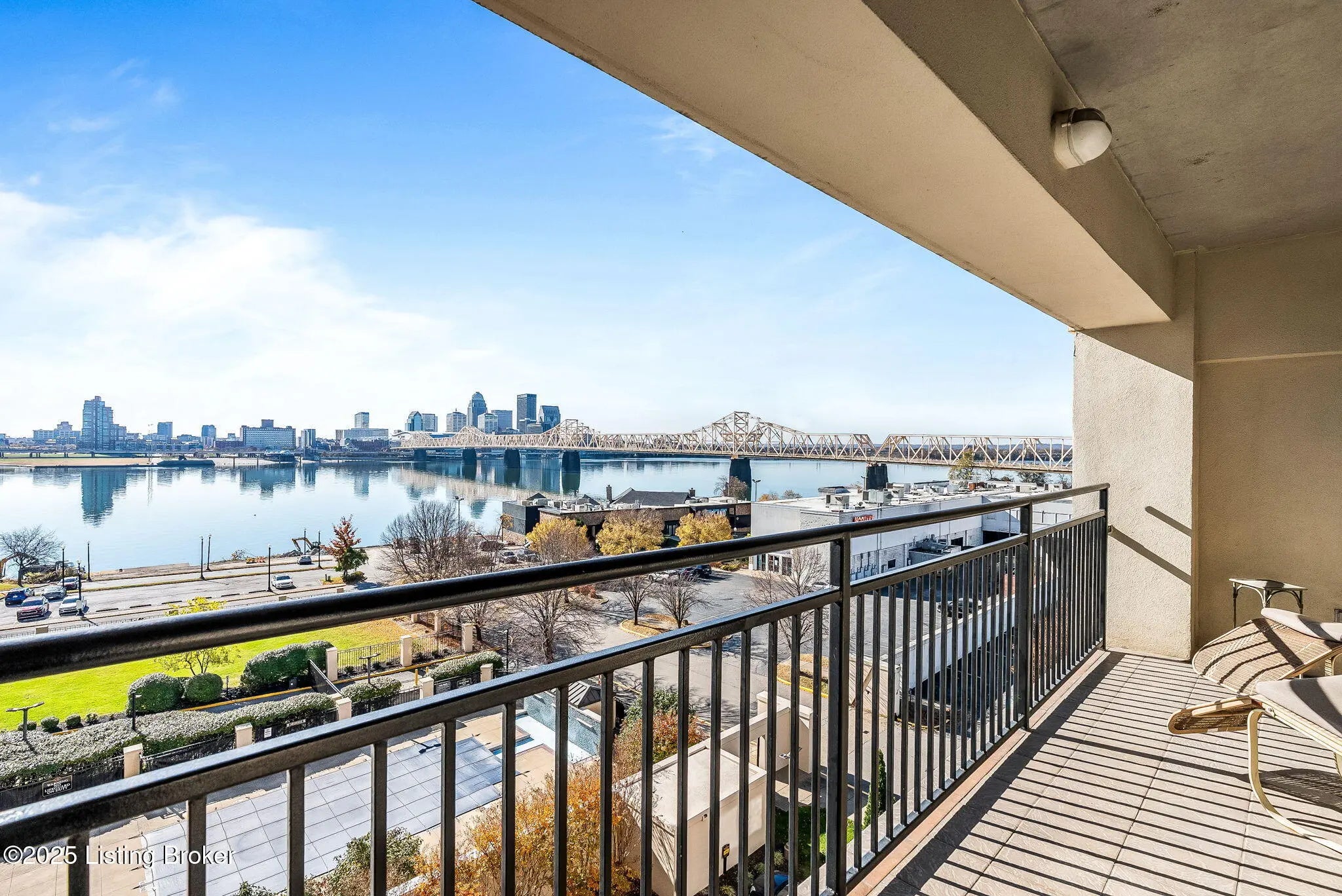 Photo of Listing #1703751