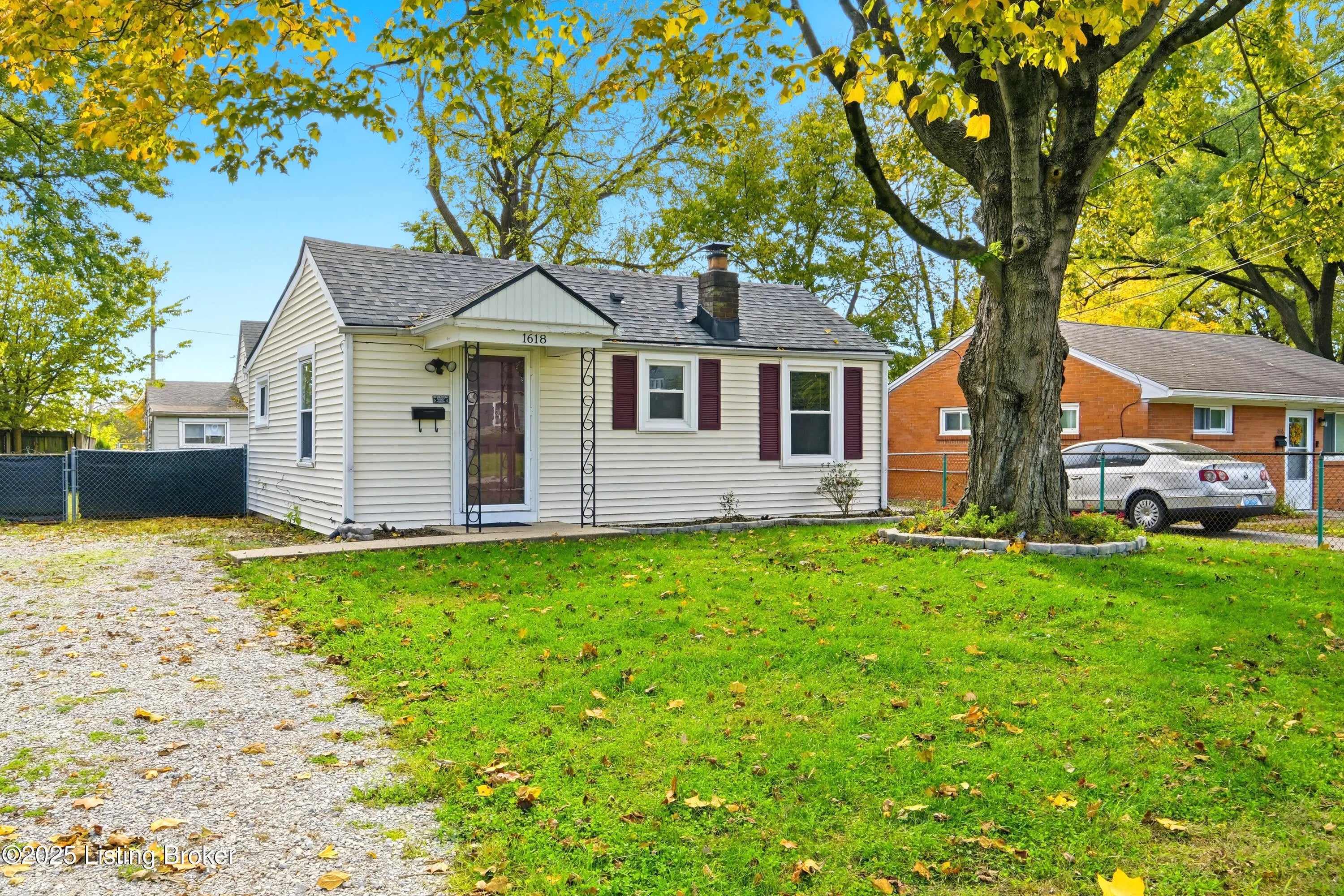 Photo of Listing #1702896