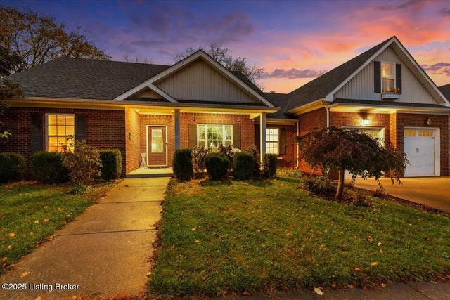 1743 Sandhurst Cove, Lexington