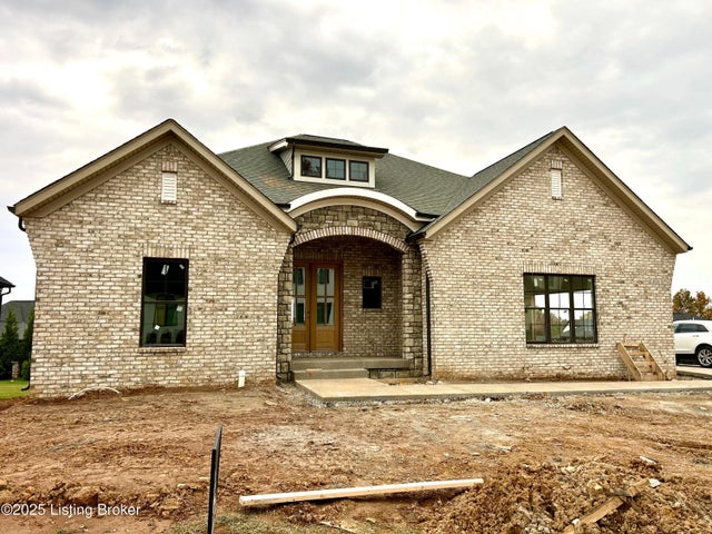 39 Thomas Farm Dr, Louisville