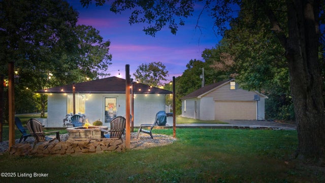 490 Fisher Ln, Mt Washington