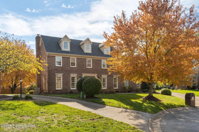 2809 Woods Club Rd, Louisville