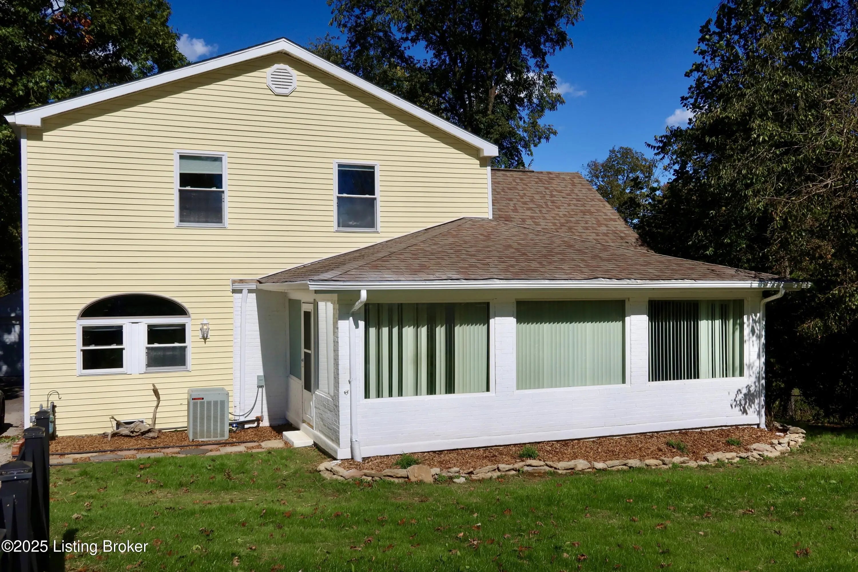 Photo of Listing #1702851