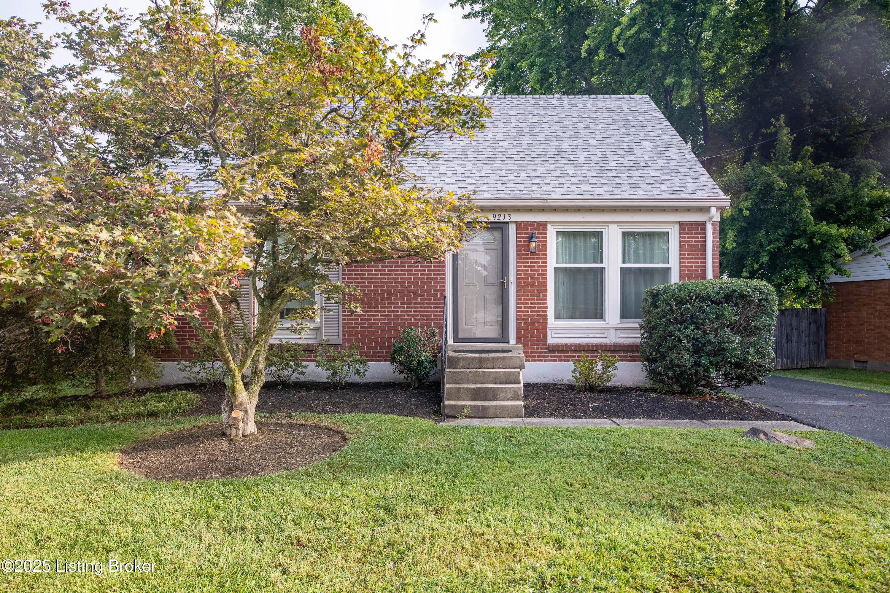 Photo of Listing #1702748