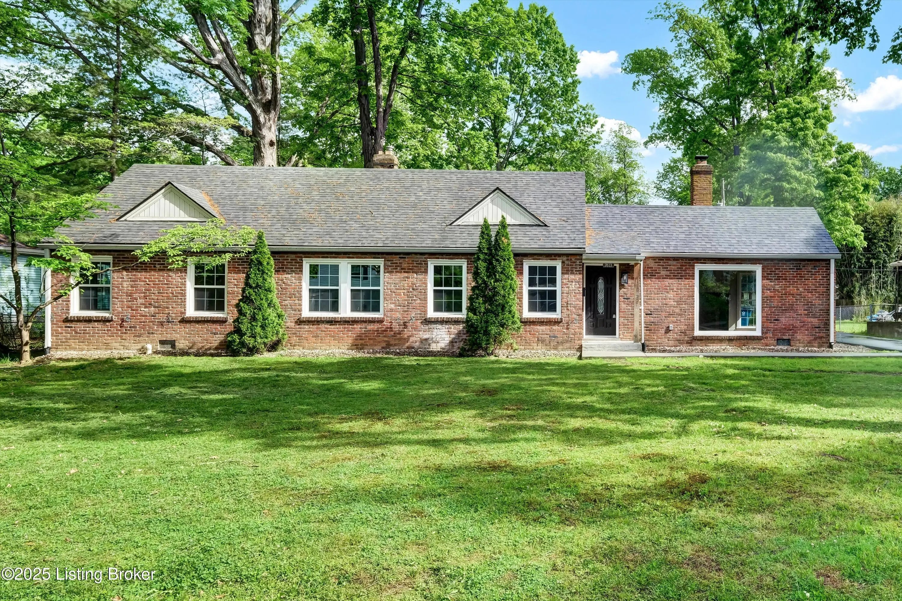 Photo of Listing #1702878