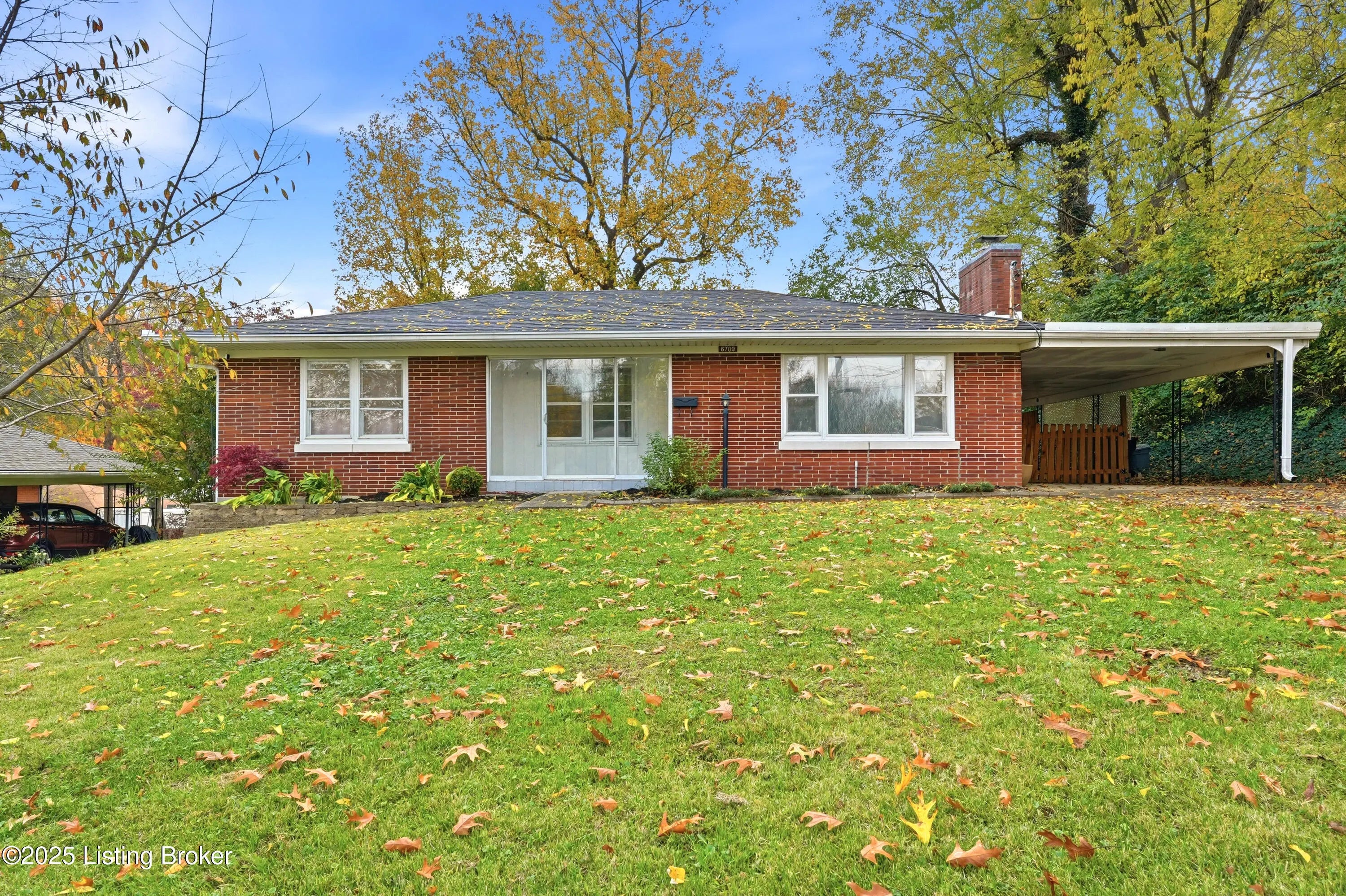 Photo of Listing #1702943