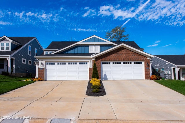 10029 Windcrest Farms Ln, Louisville