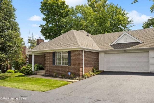 10802 Glenway Pl, Louisville