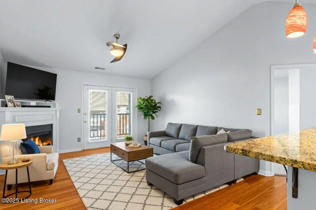 8002 Magnolia Ridge Ct Unit 203, Louisville