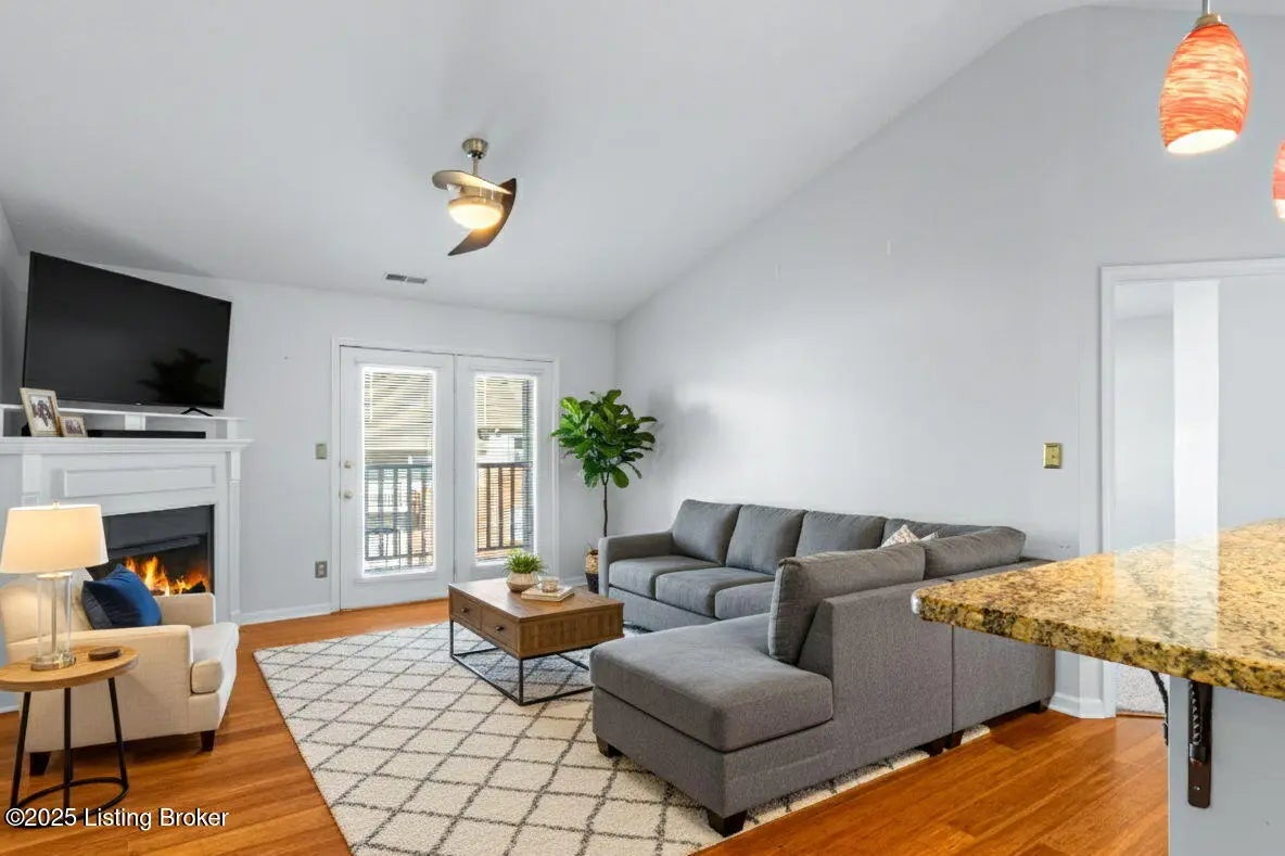 Photo of Listing #1702887