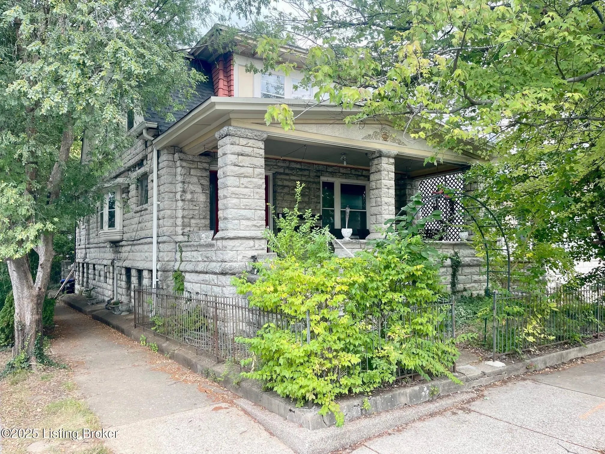 Photo of Listing #1702974