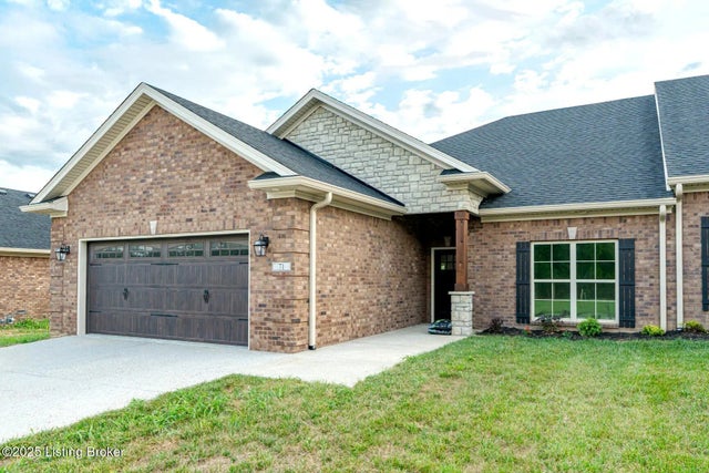 73 Cherokee Dr, Shelbyville