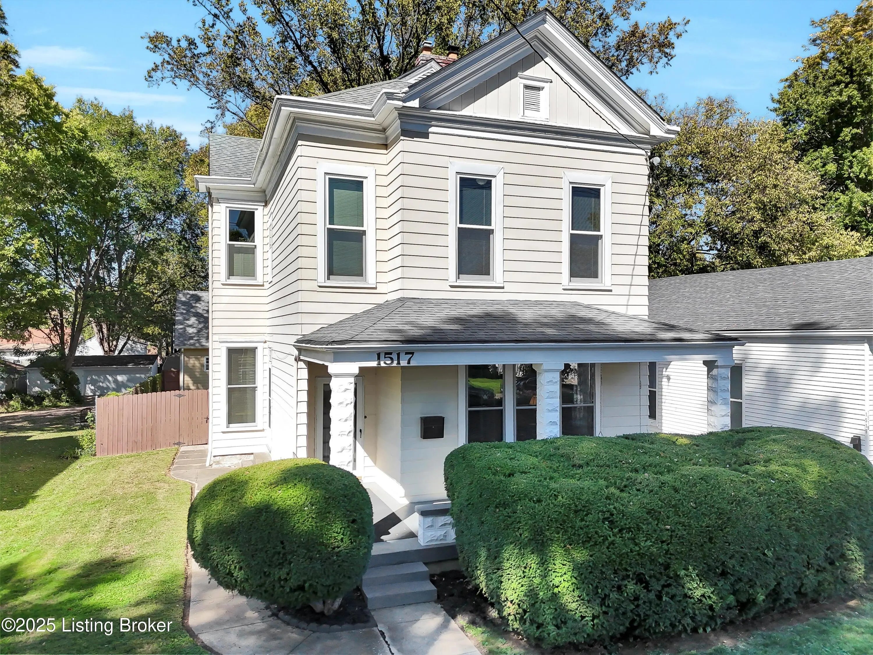 Photo of Listing #1703400