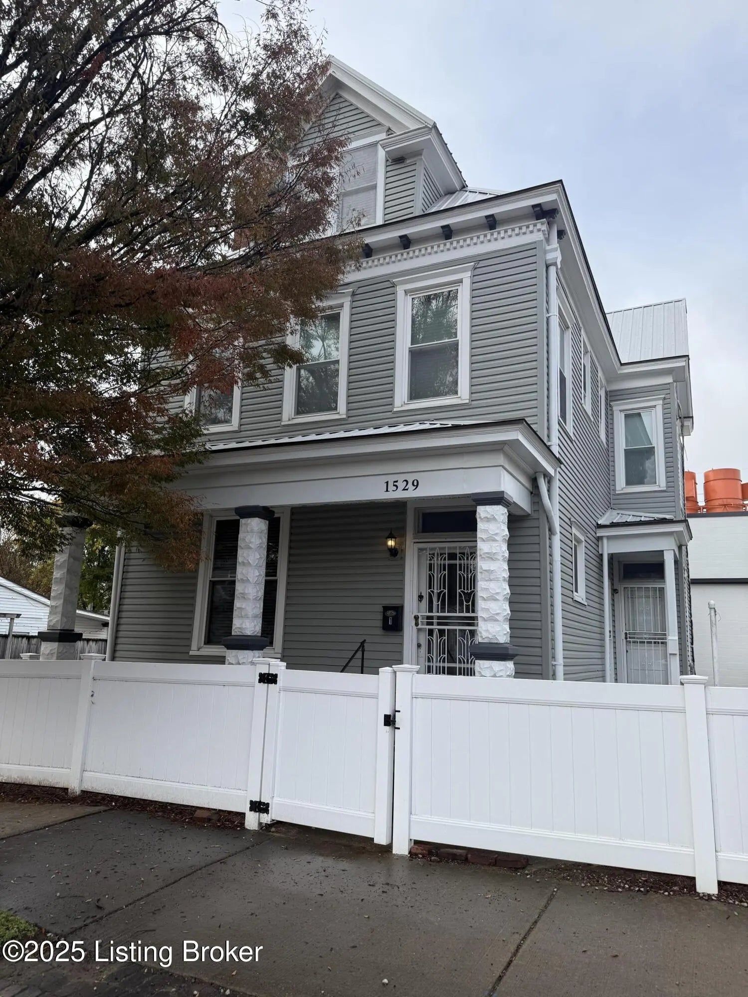 Photo of Listing #1702988