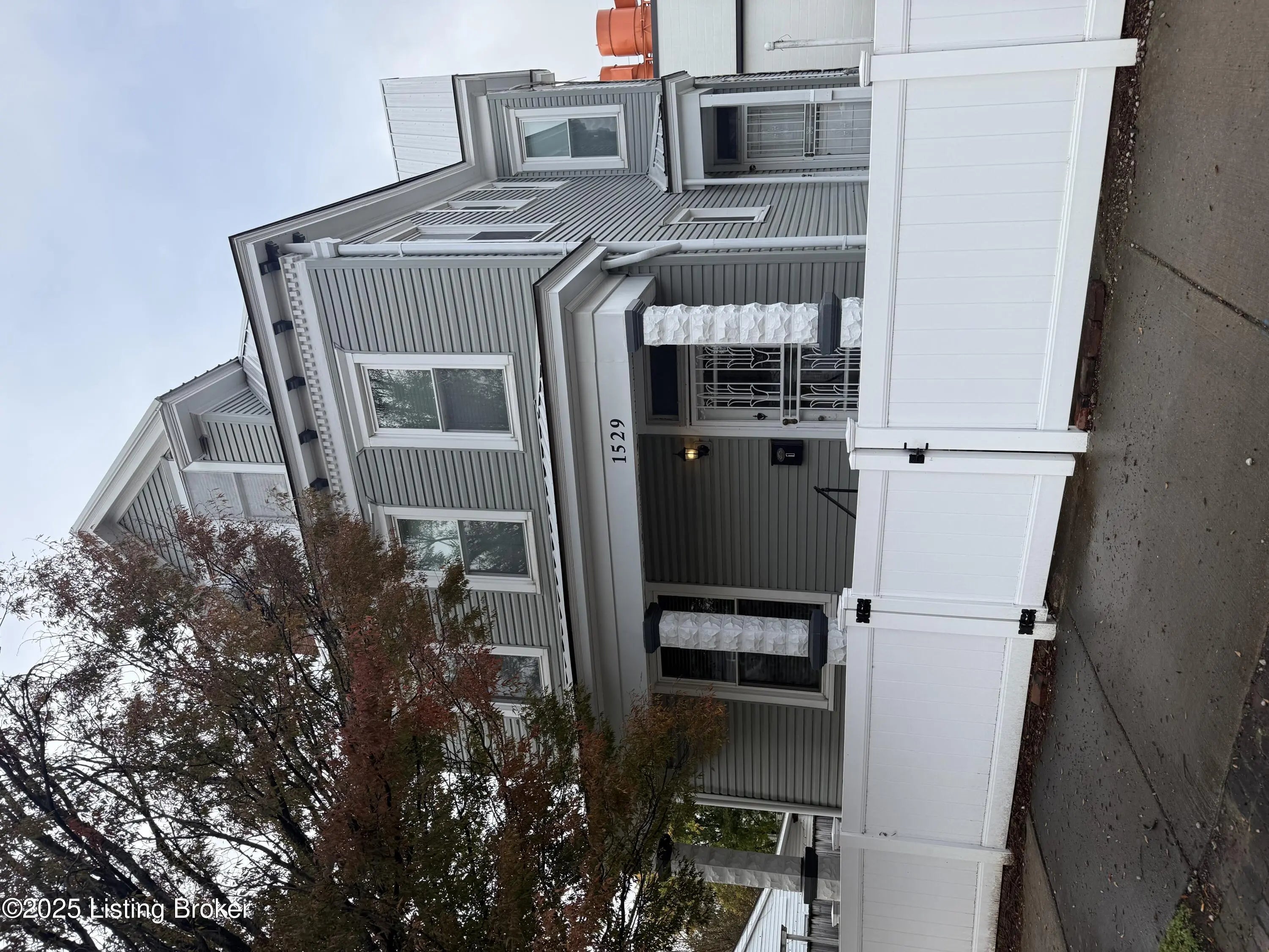 Photo of Listing #1702989