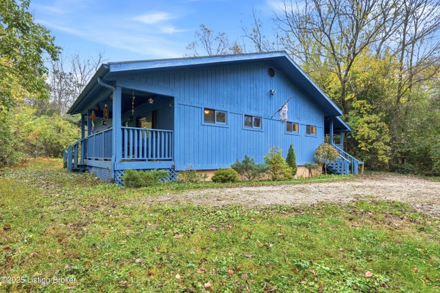 2005 Fox Trail Dr, La Grange