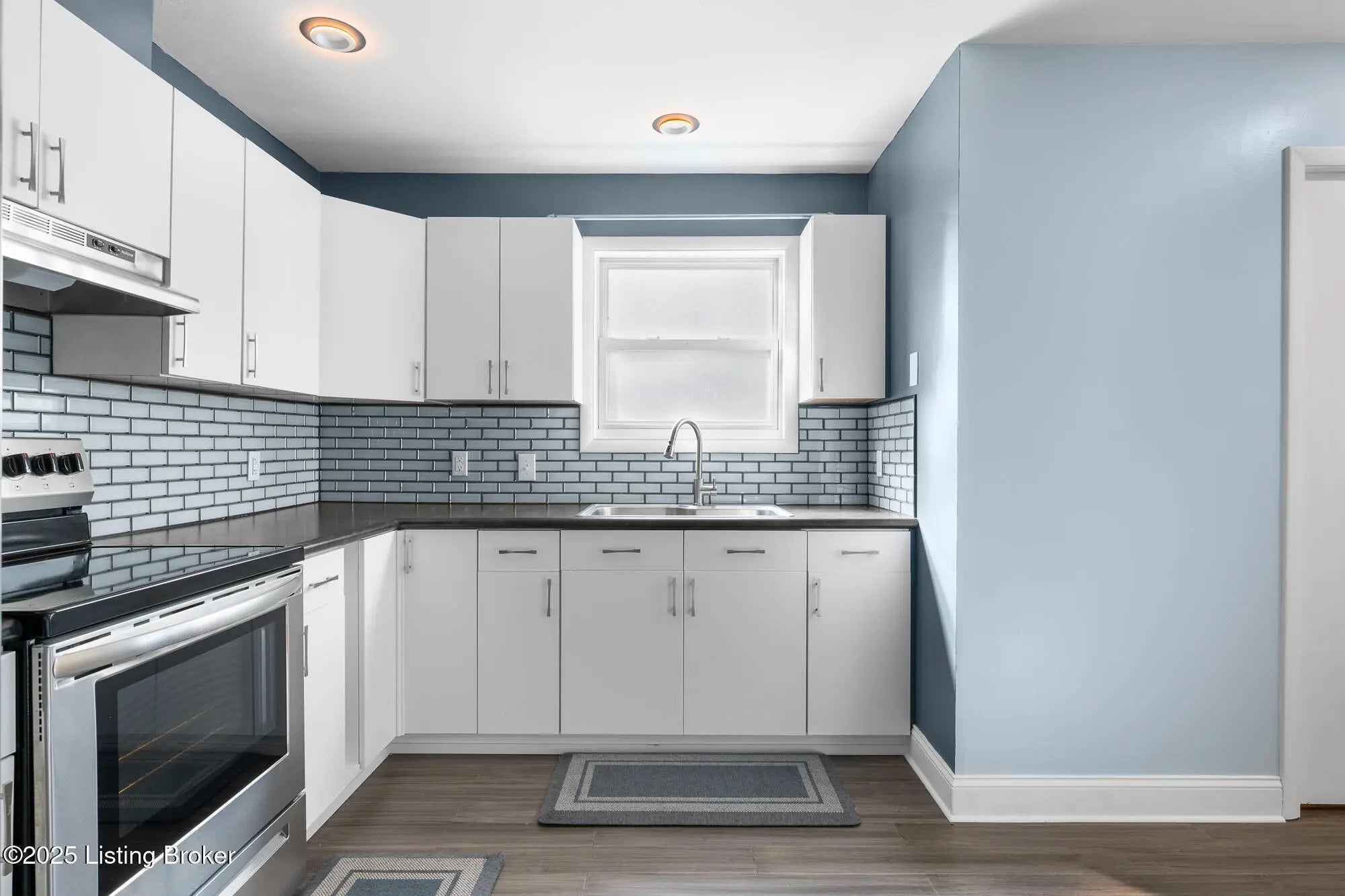 Photo of Listing #1703078