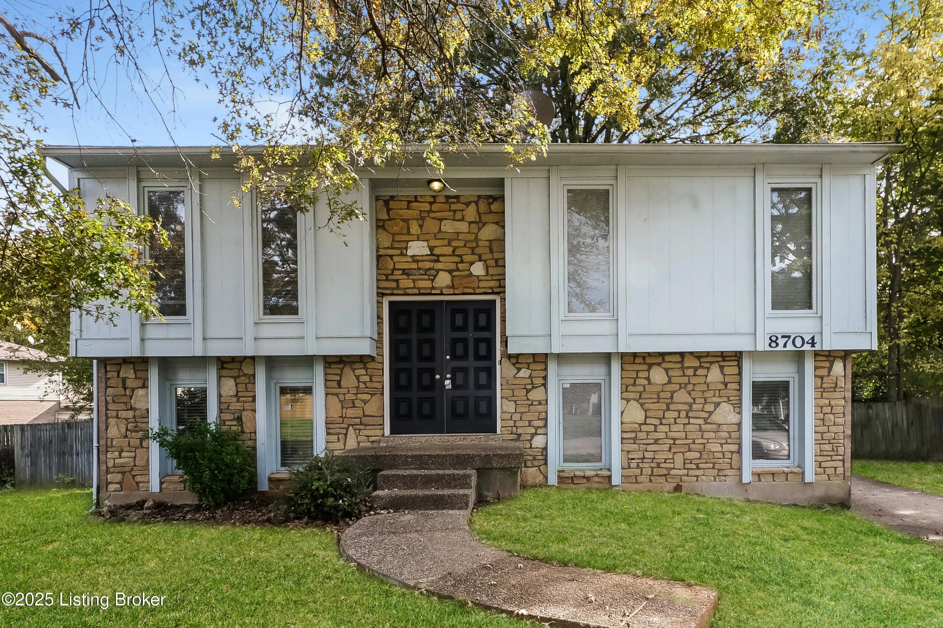 Photo of Listing #1703015