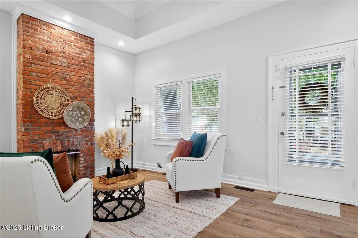 Photo of Listing #1703025