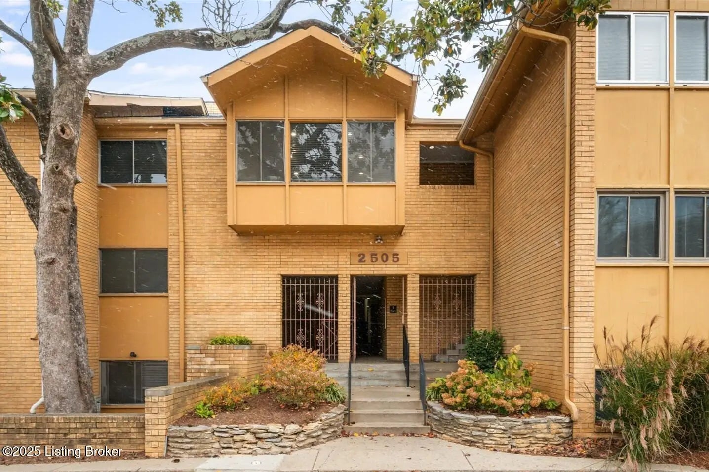 Photo of Listing #1703044