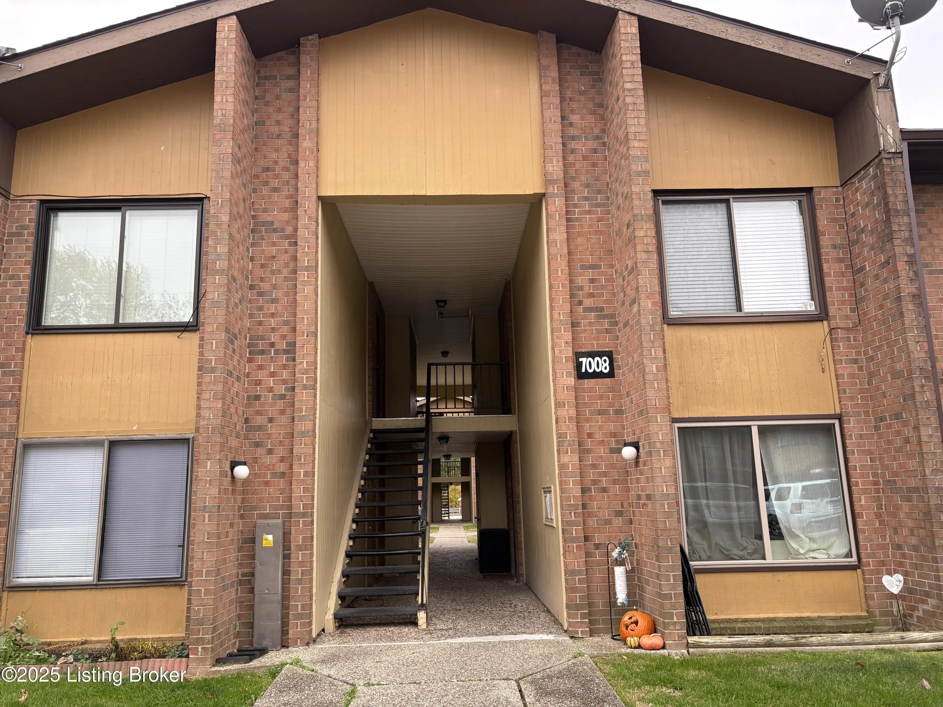 Photo of Listing #1703072