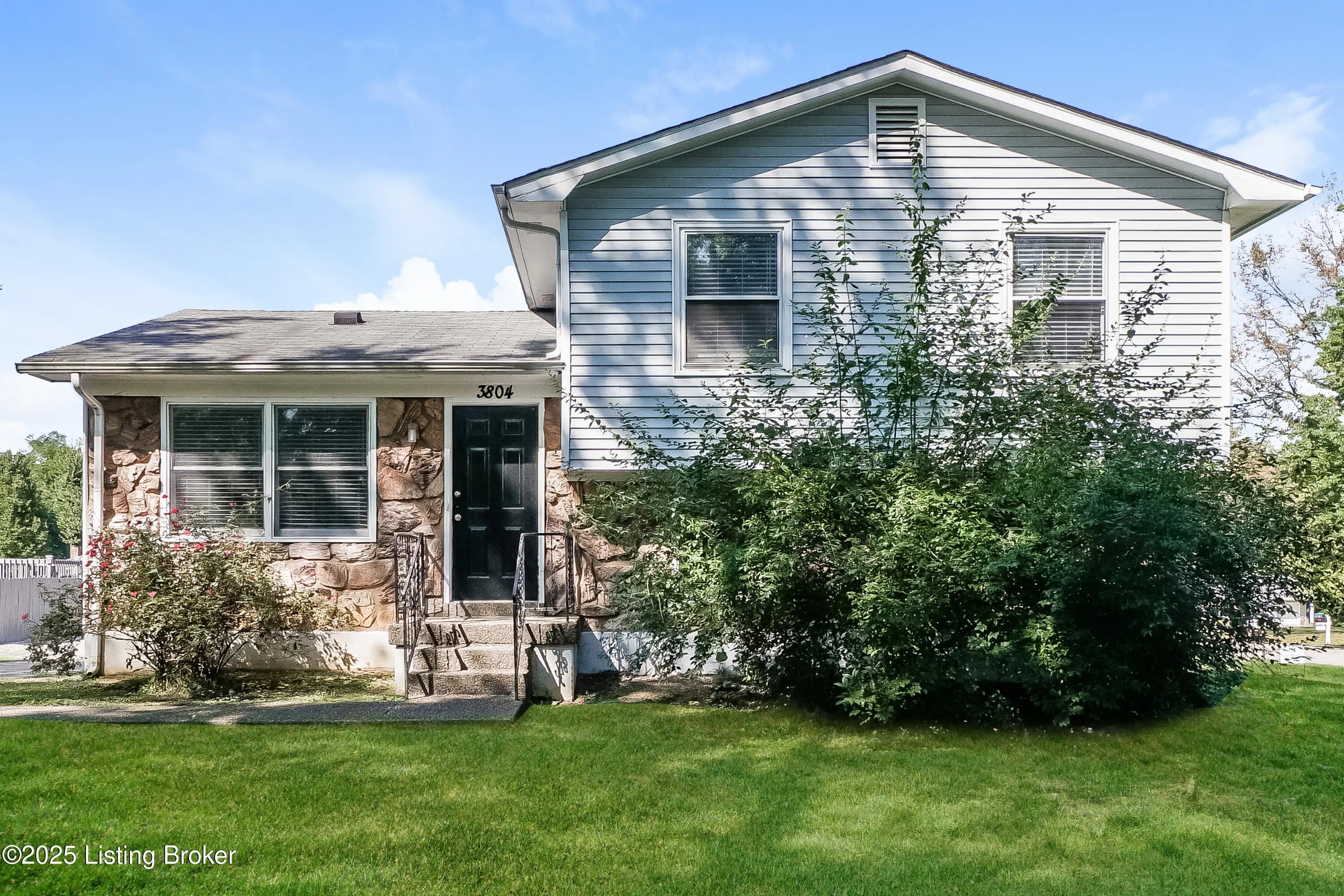 Photo of Listing #1703054