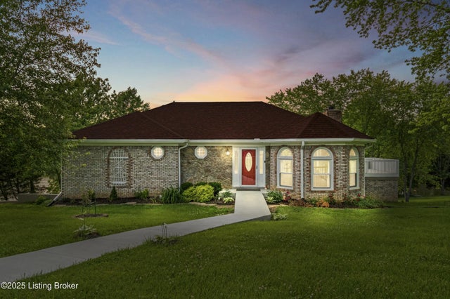 3205 Lake Pointe Ct, Crestwood