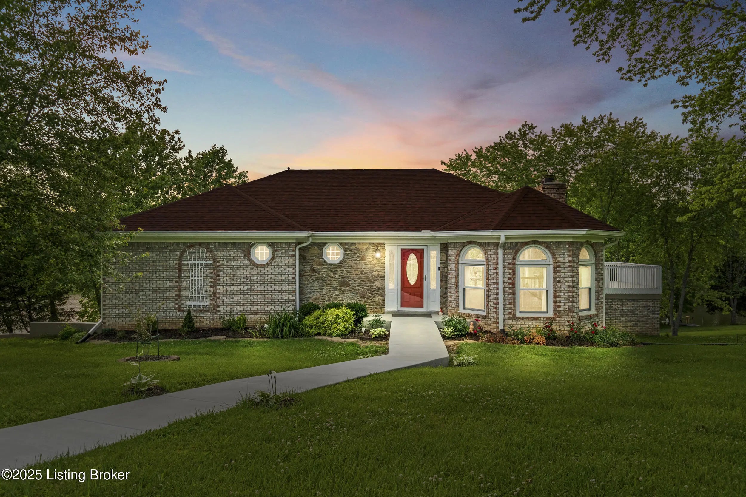 Photo of Listing #1703237