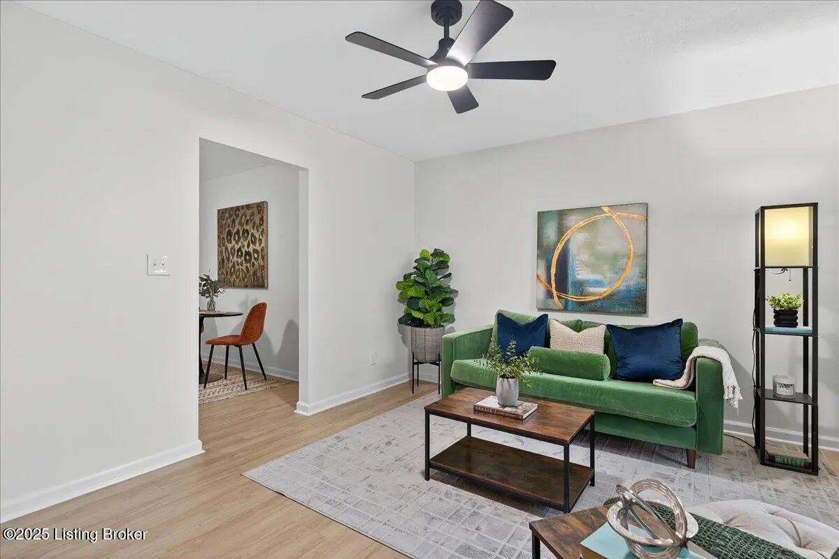 Photo of Listing #1703327