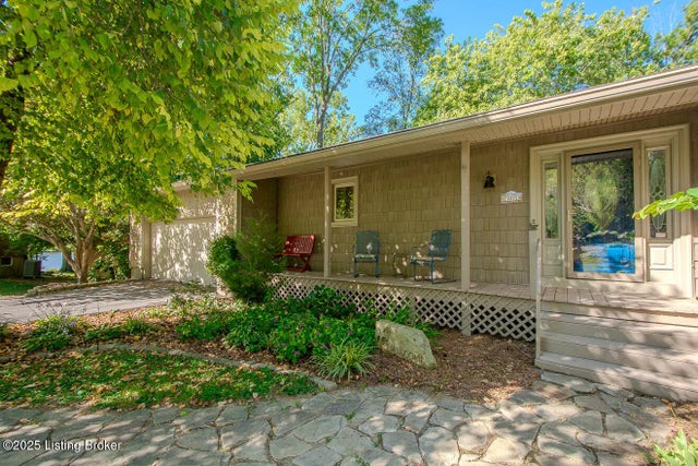 1603 Pleasure Cove Dr, La Grange