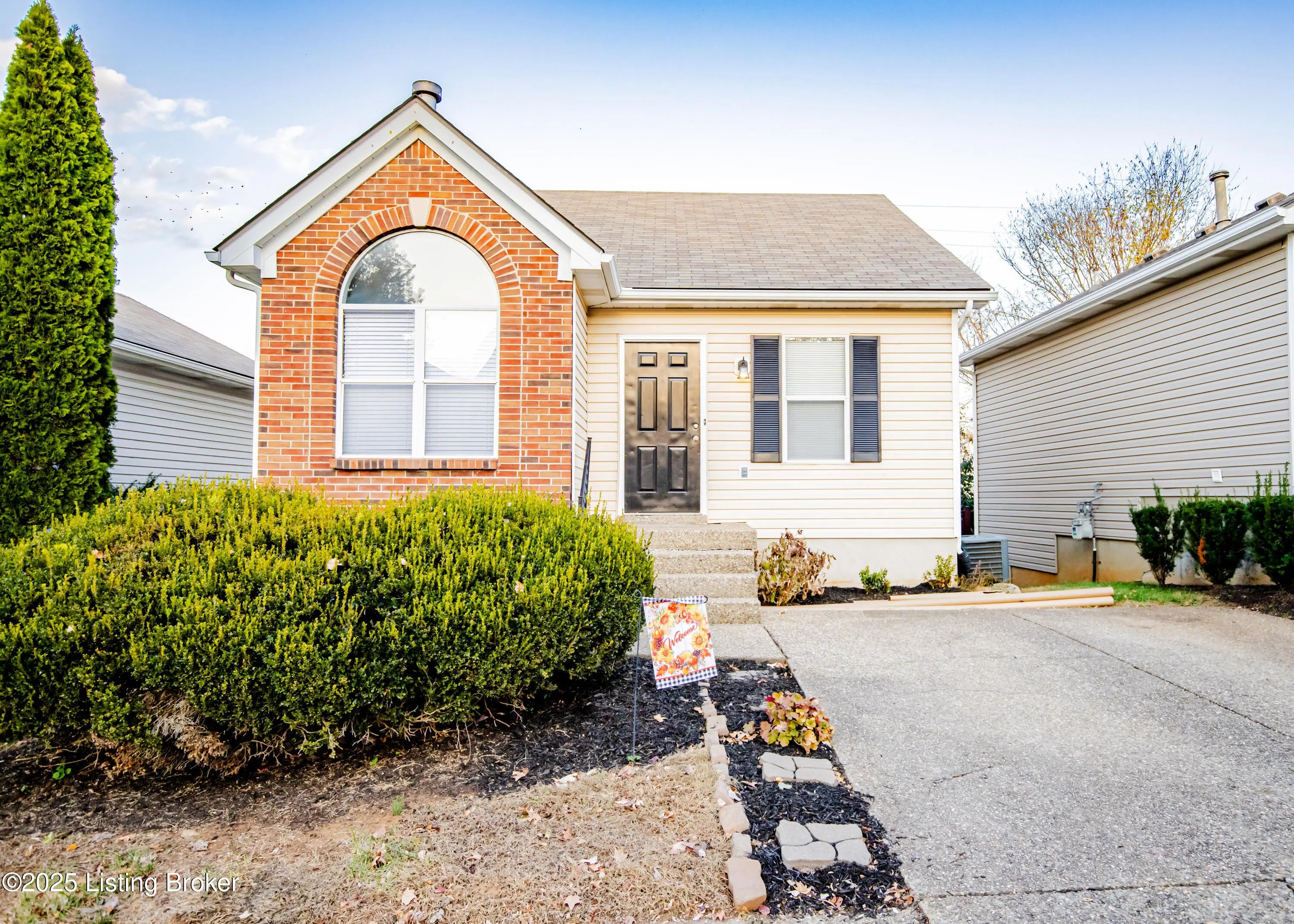 Photo of Listing #1703518