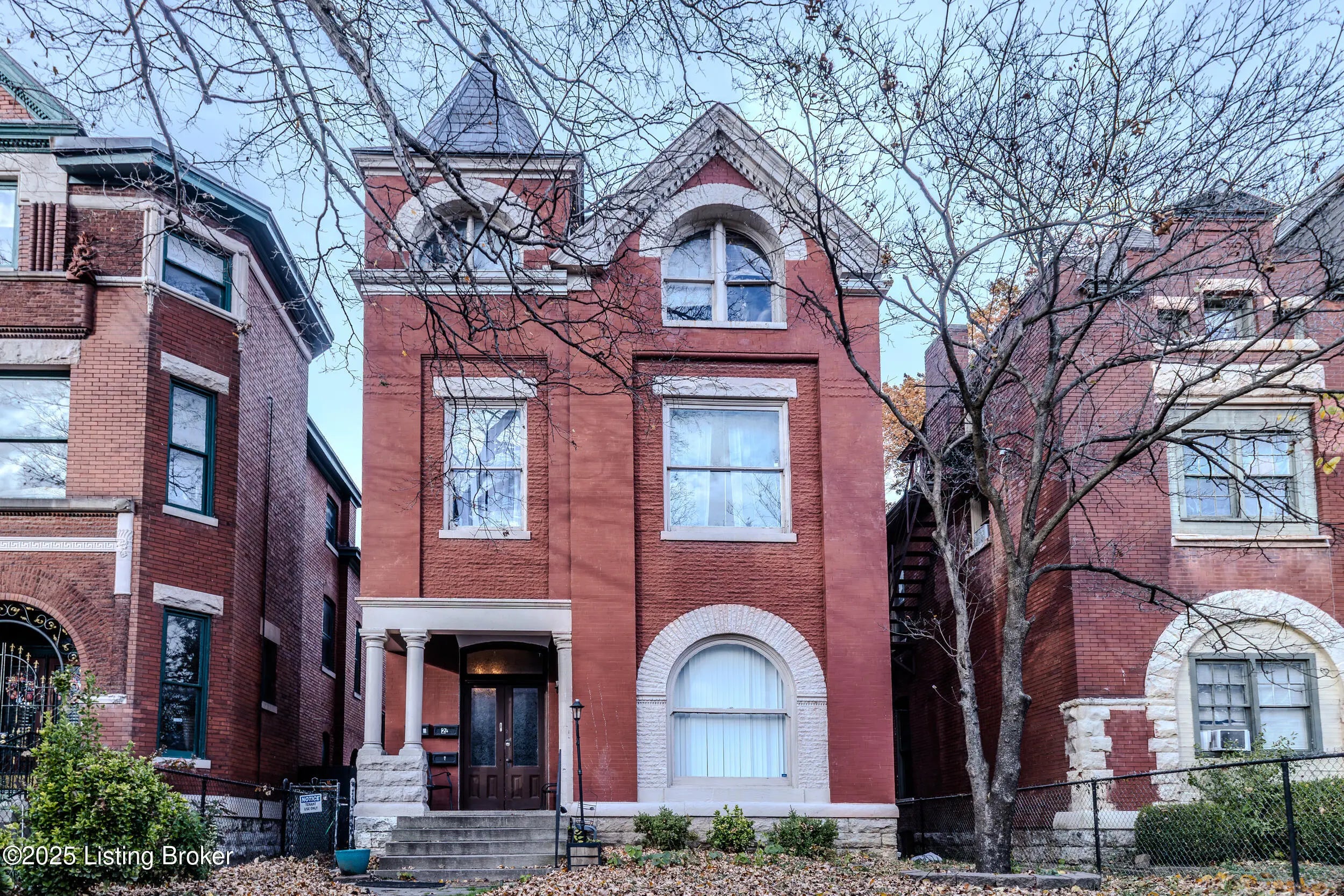 Photo of Listing #1703502