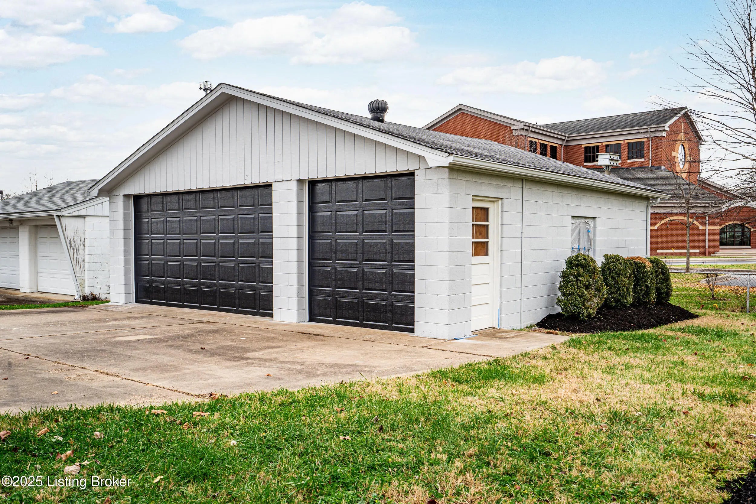 Photo of Listing #1703509