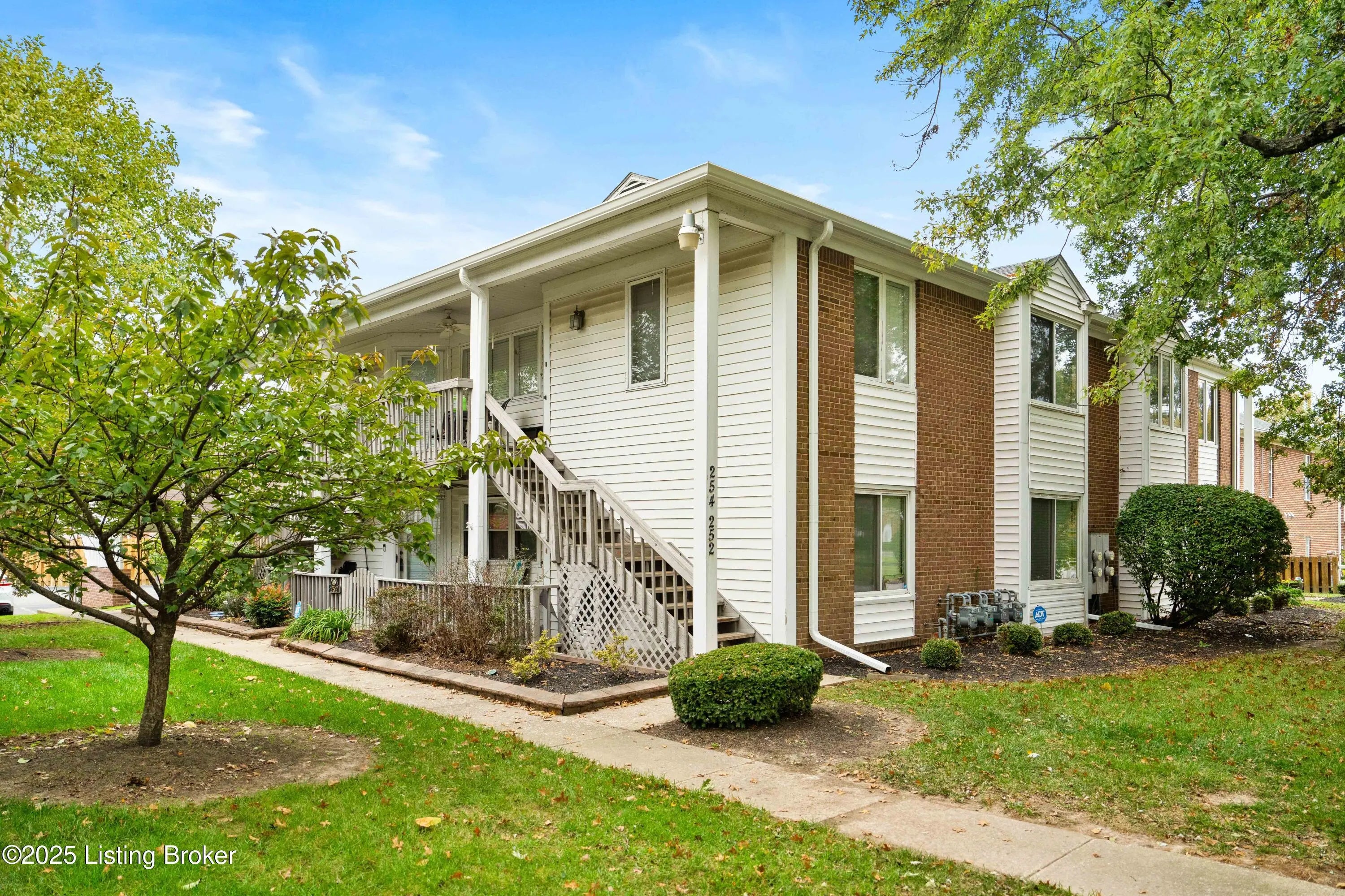 Photo of Listing #1703547