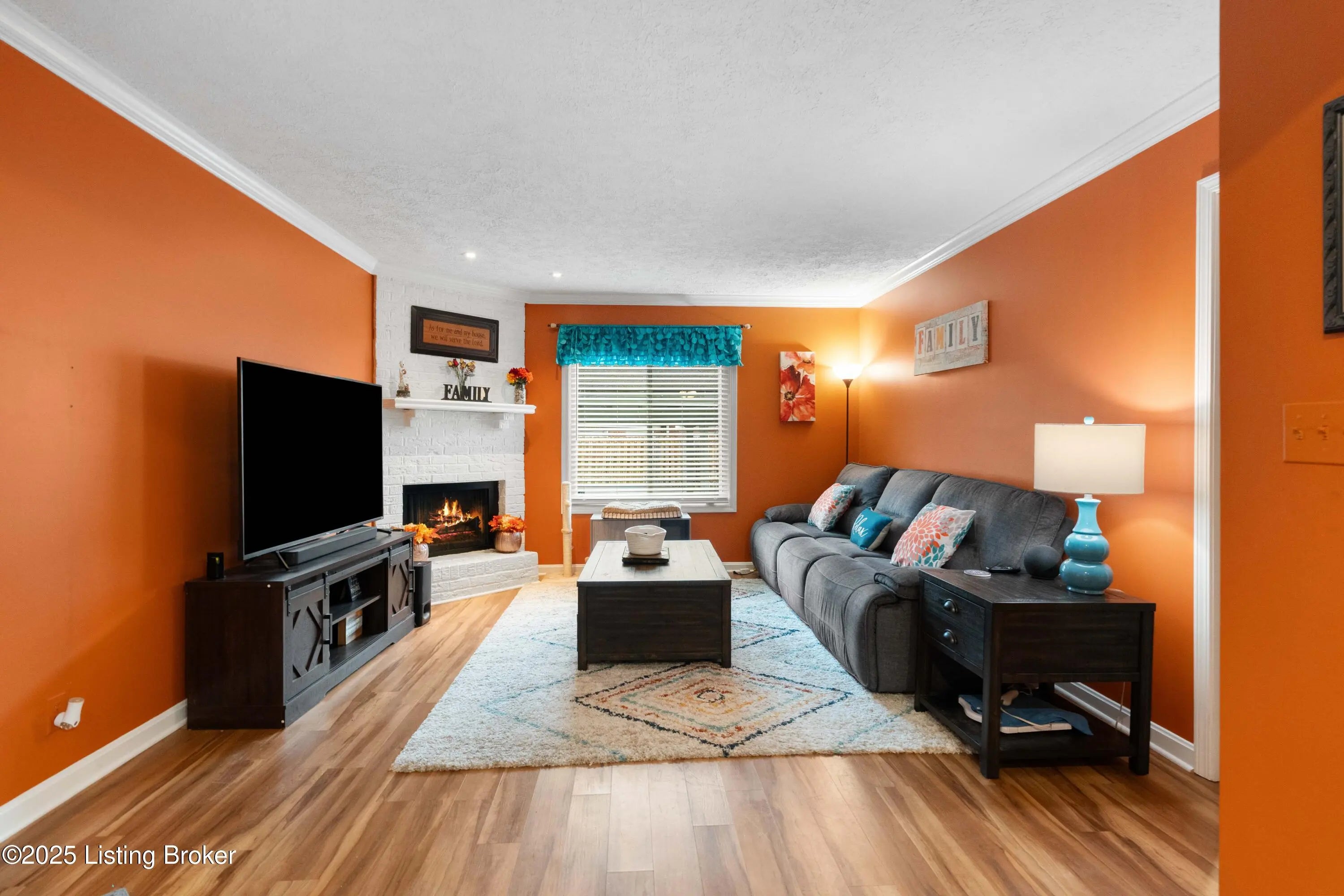 Photo of Listing #1703547