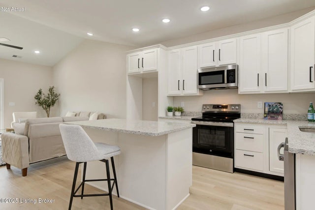 10919 Brookley Dr, Louisville