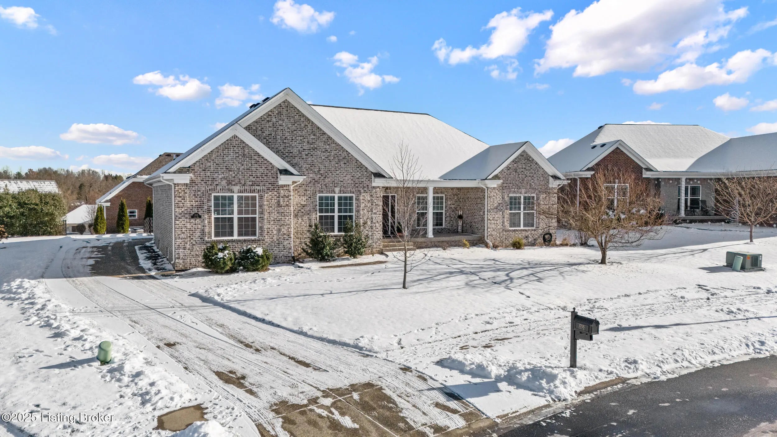 Photo of Listing #1703713