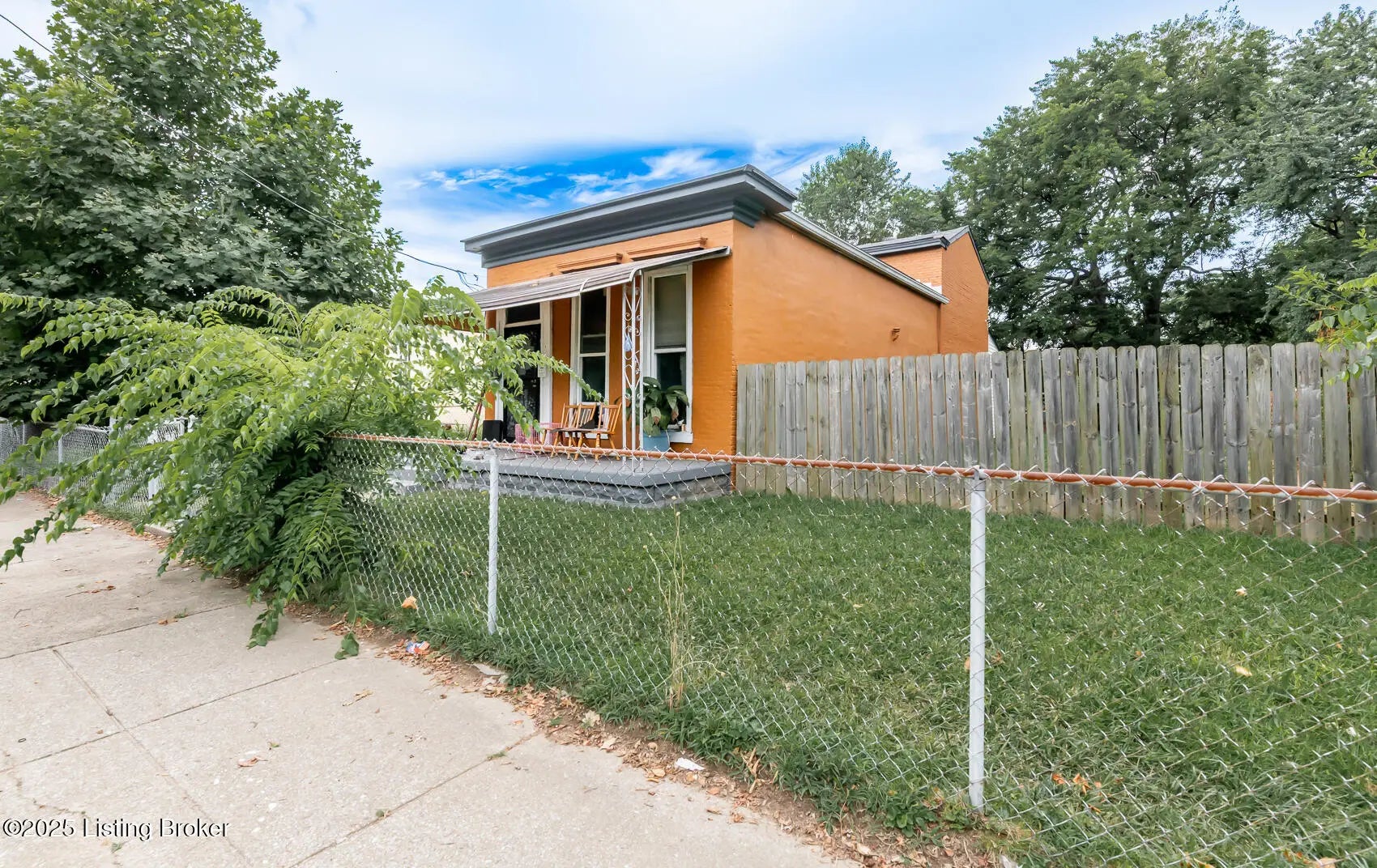 Photo of Listing #1703583