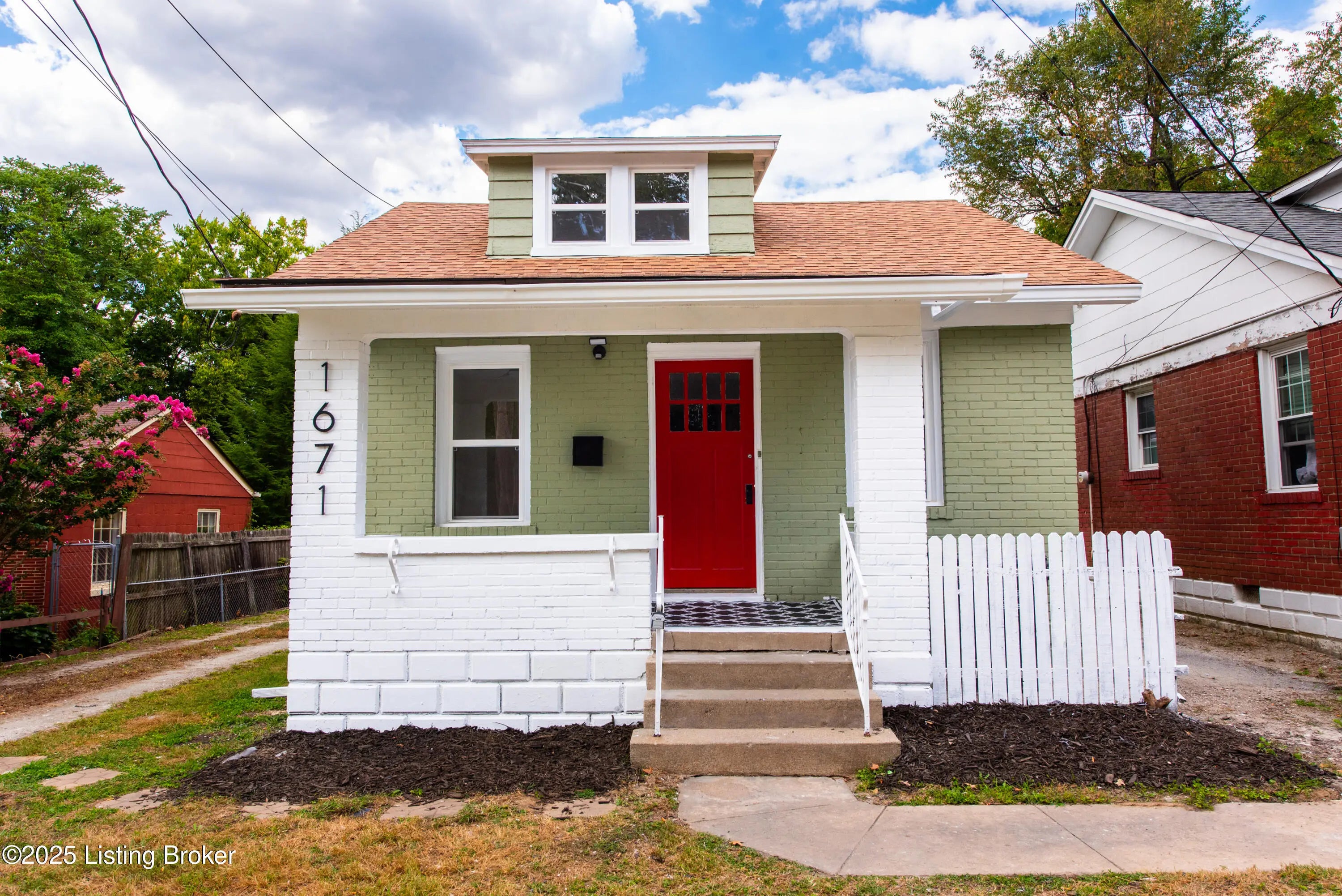 Photo of Listing #1703611